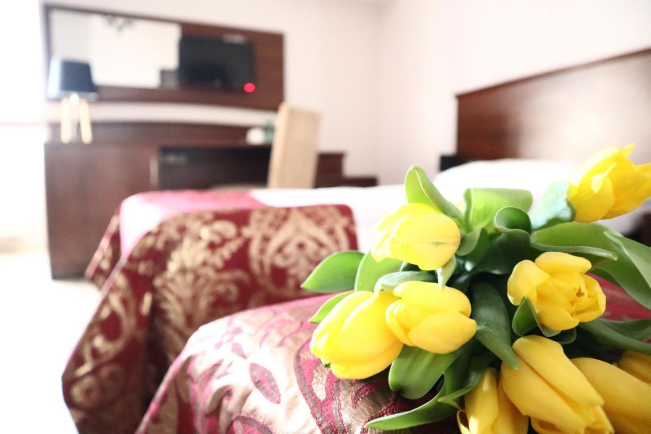 Aparthotel Ekspresja Naklo nad Notecia Luaran gambar